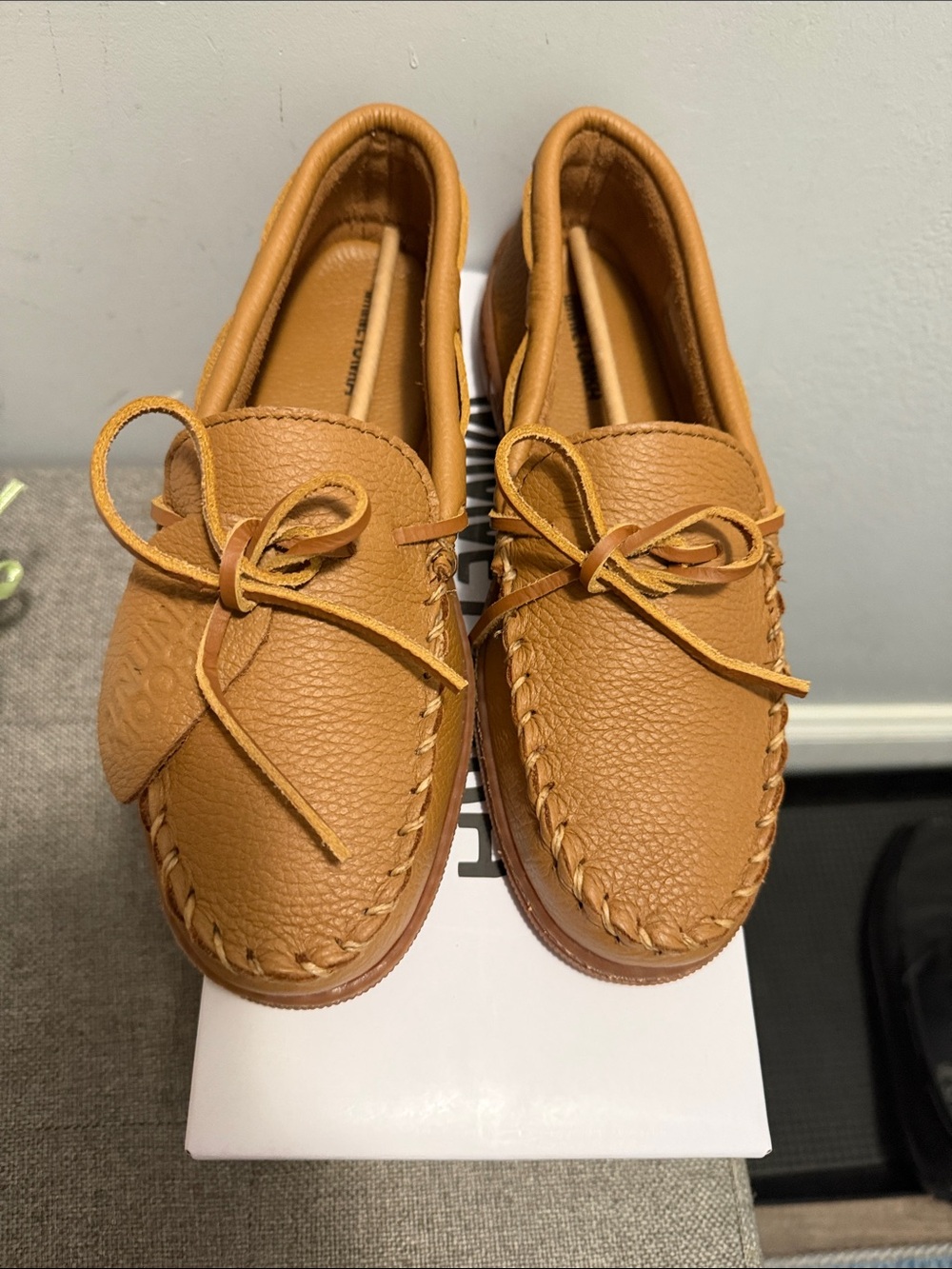 Minnetonka Tan Leather Moccasin Loafers with Bow Detail